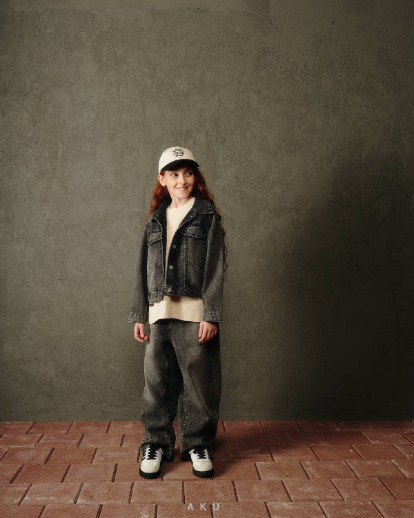 گالری اول کت جین دو جیب AKU