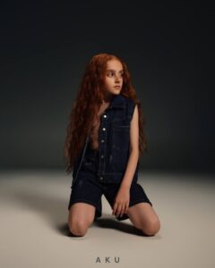 گالری اول وست جین دو جیب AKU