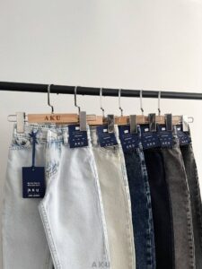 شلوار مام فیت جین کمر دکمه دار