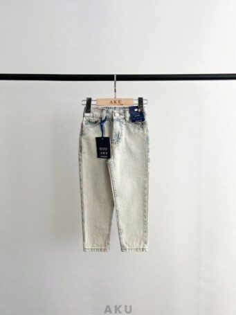 شلوار مام فیت جین کمر دکمه دار کرمی