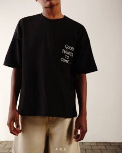 گالری اول تیشرت تک جیب گلدوزی مشکی