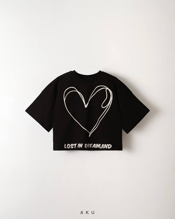 تیشرت کراپ طرح قلب مشکی