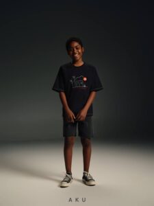 عکس دوم تیشرت طرح island mood پسرانه مشکی