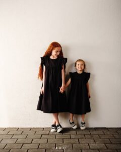 تصویر اول سارافون پشت دکمه دار مشکی لینن