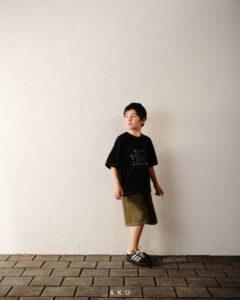 استایل شلوارک کتان پسرانه سبز ارتشی AKU