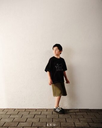 استایل شلوارک کتان پسرانه سبز ارتشی AKU