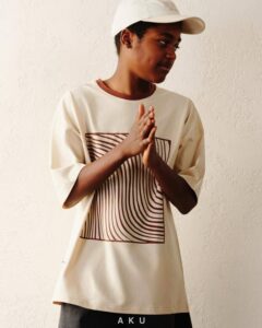 تصویر اول تیشرت طرح موج AKU