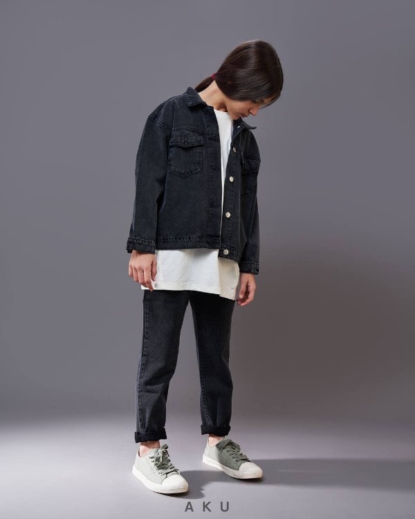 استایل شلوار زغالی جین مام استایل AKU