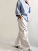 تصویر دوم استایل شلوار بگ کتان سفید AKU